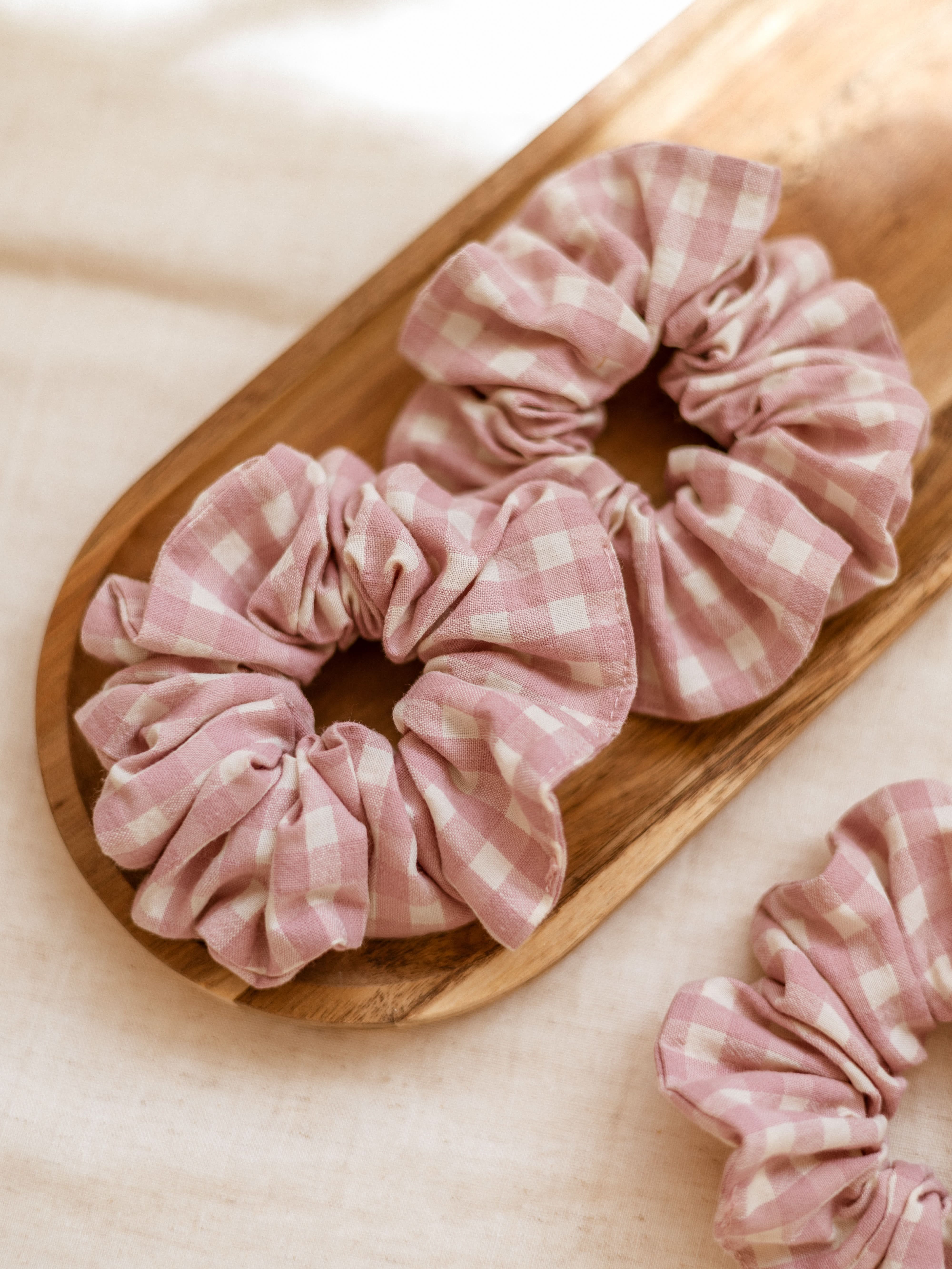 Wide Scrunchie / Checkers - Blush – EvelinaApparel