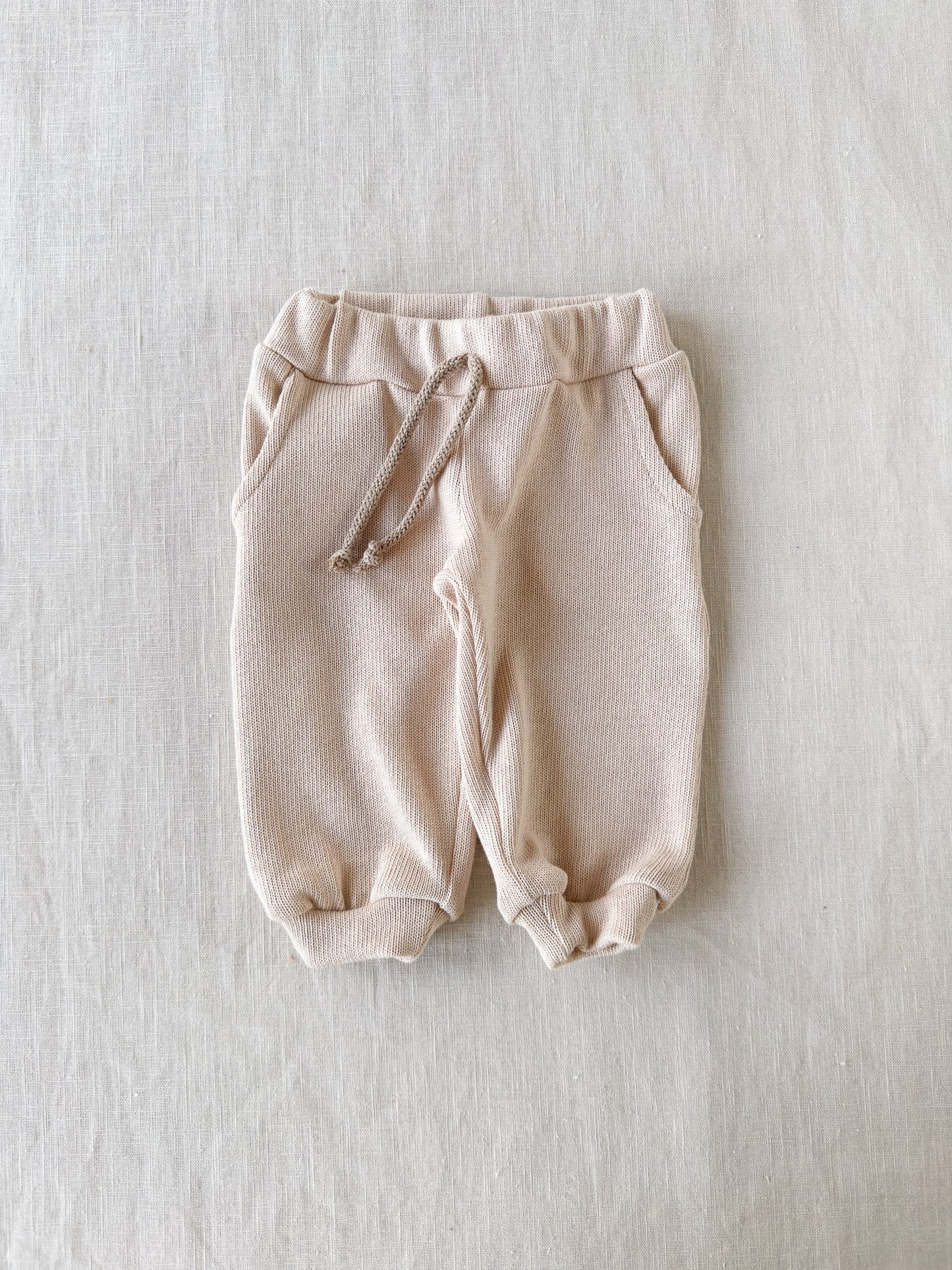 Knit sweatpants / light beige