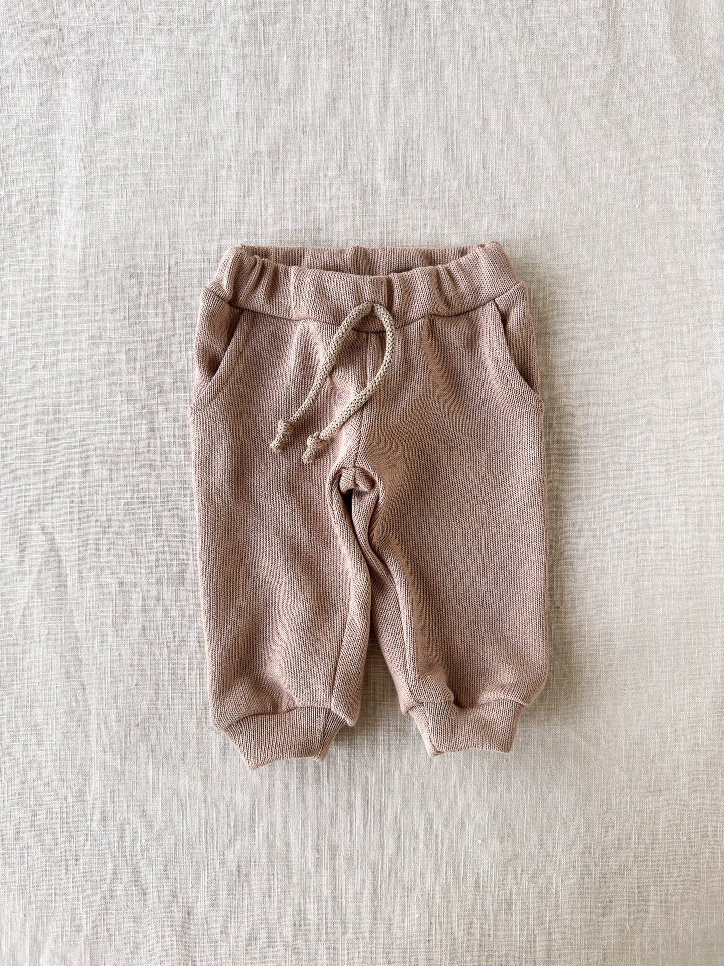 Knit sweatpants / dark beige