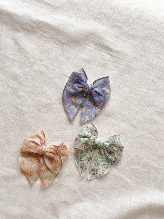 Bow hair clip / floral linen