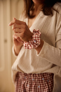 Scrunchie / Checkers & flowers