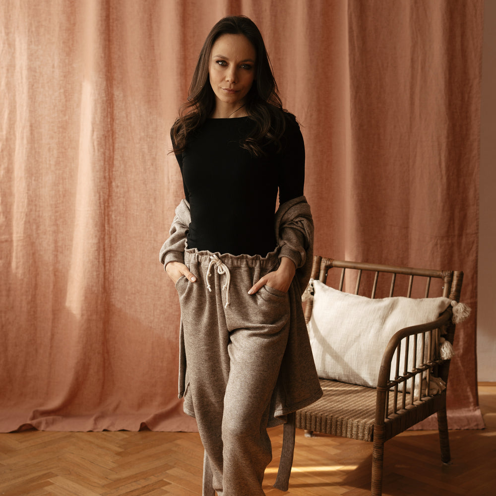 
                      
                        Loungewear pants / dark mocha knit
                      
                    