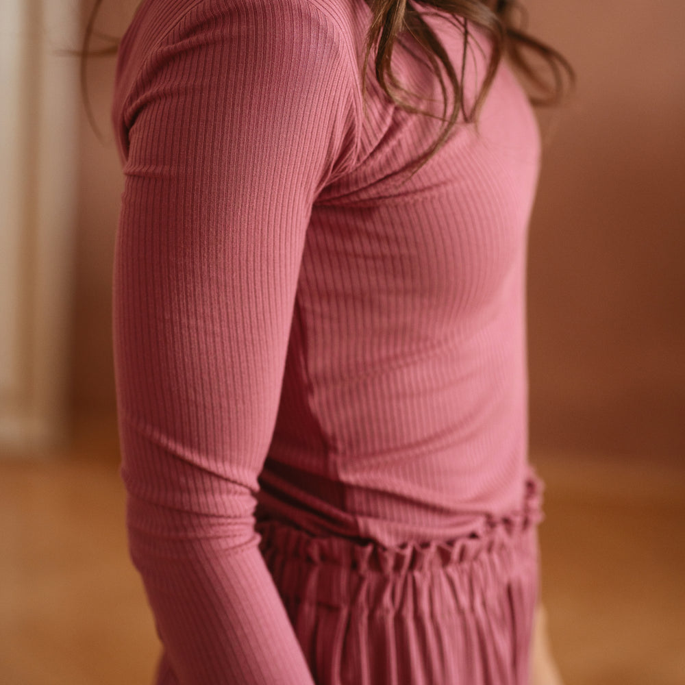 
                      
                        Modal ribbed 3/4 sleeve top / raspberry
                      
                    