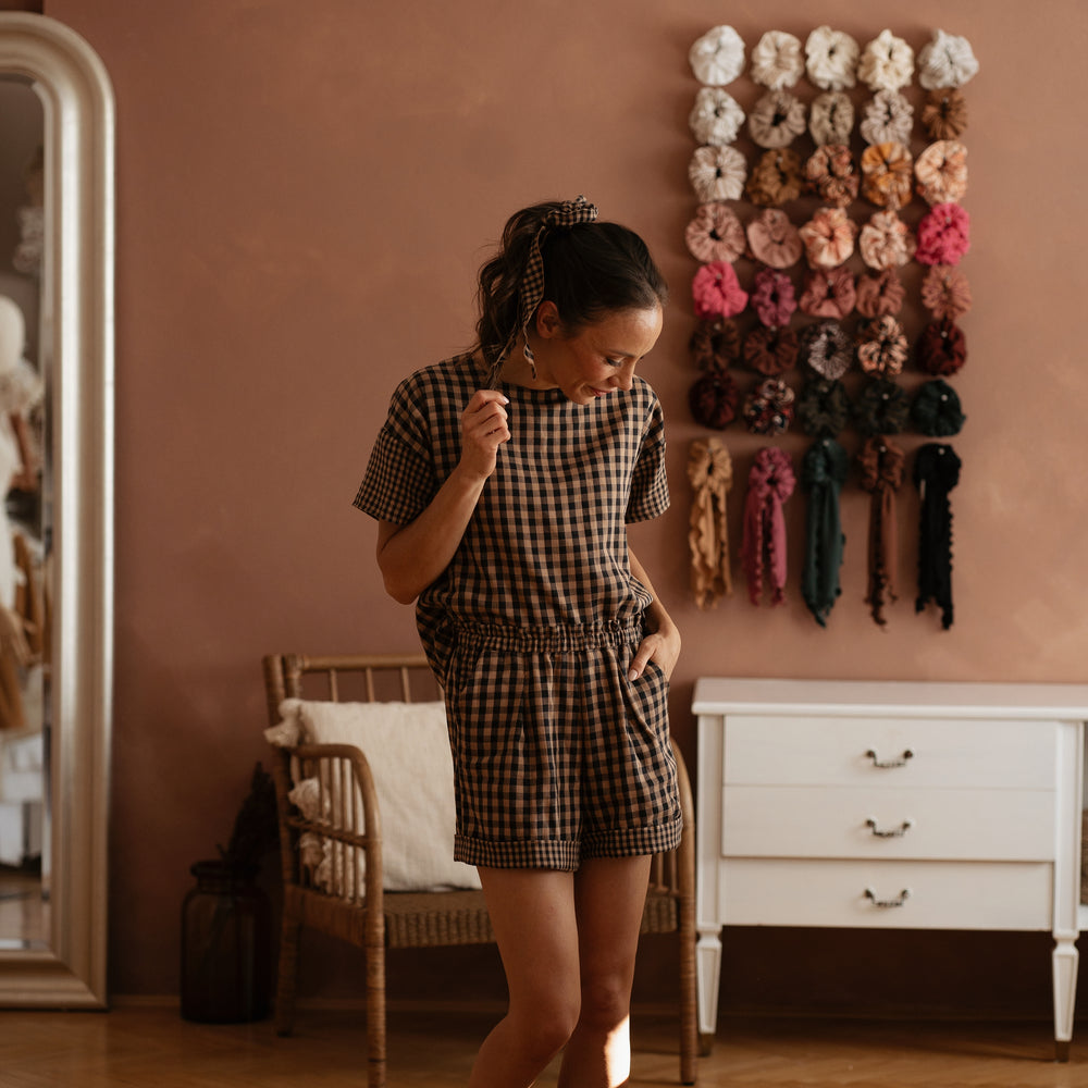 
                      
                        Poppy shorts / Checkers
                      
                    