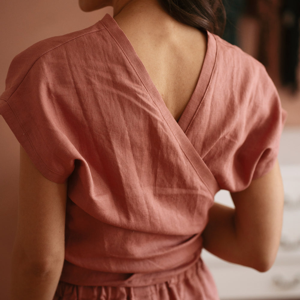 
                      
                        Mae wrap top / linen
                      
                    