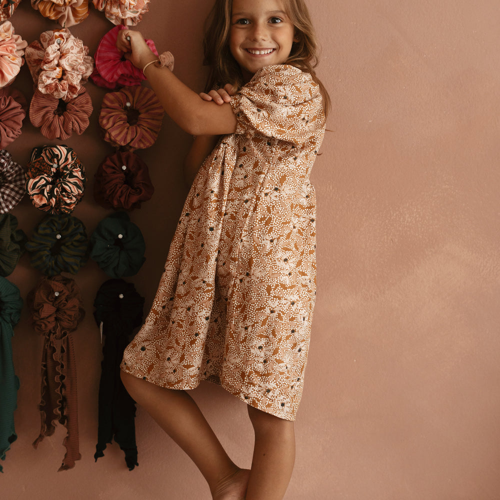 
                      
                        Malani Petite Dress / Blush Floral Dots
                      
                    