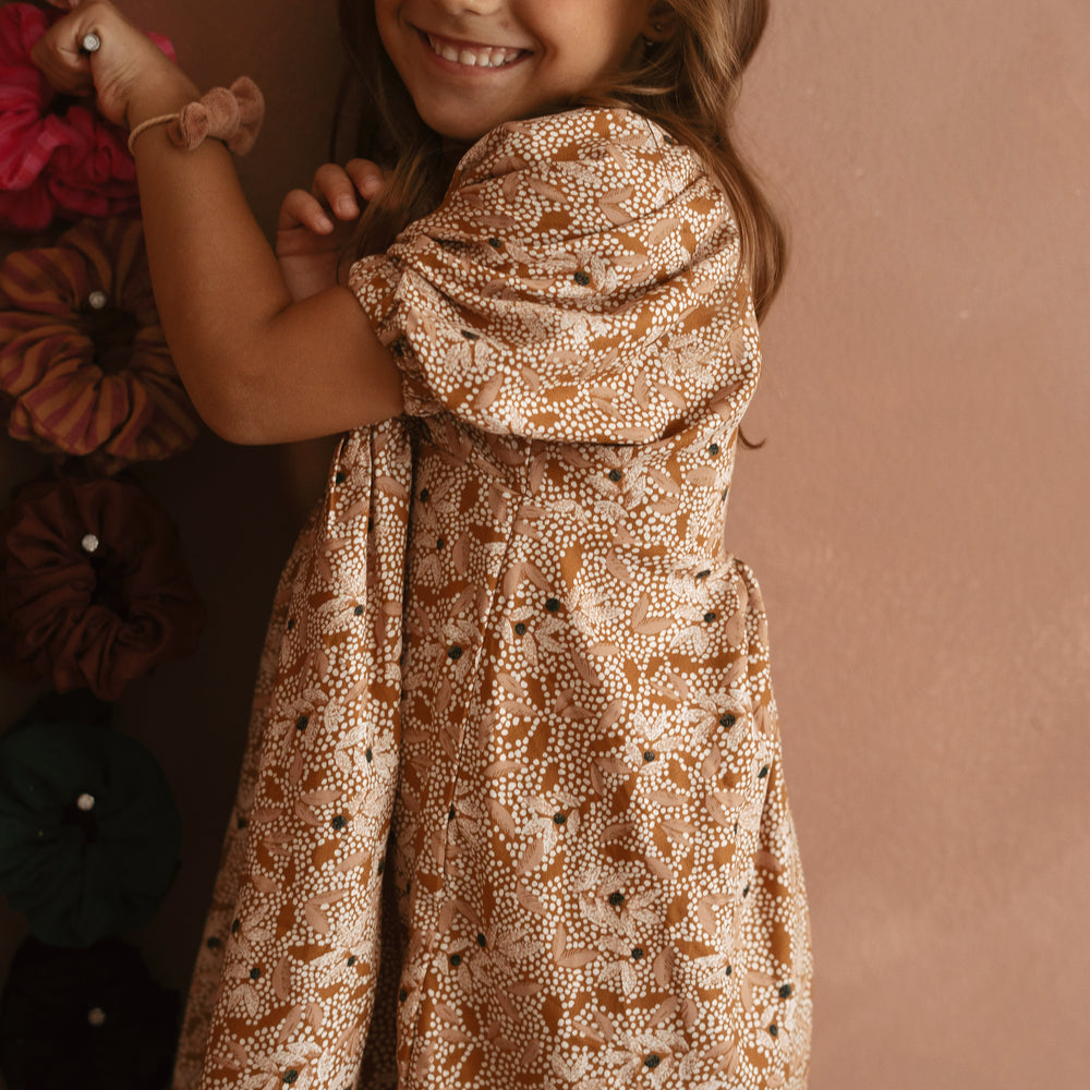 
                      
                        Malani Petite Dress / Blush Floral Dots
                      
                    