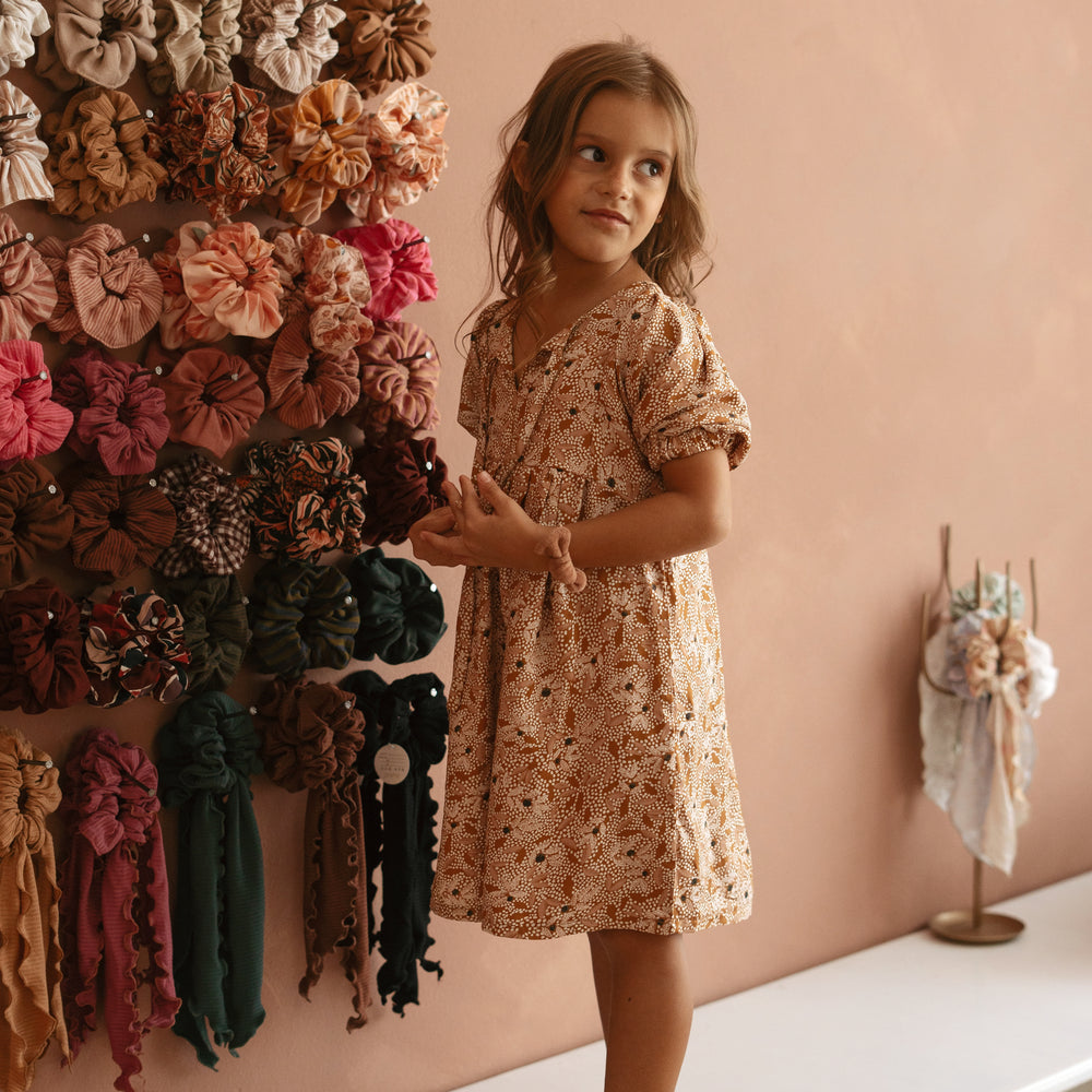 
                      
                        Malani Petite Dress / Blush Floral Dots
                      
                    