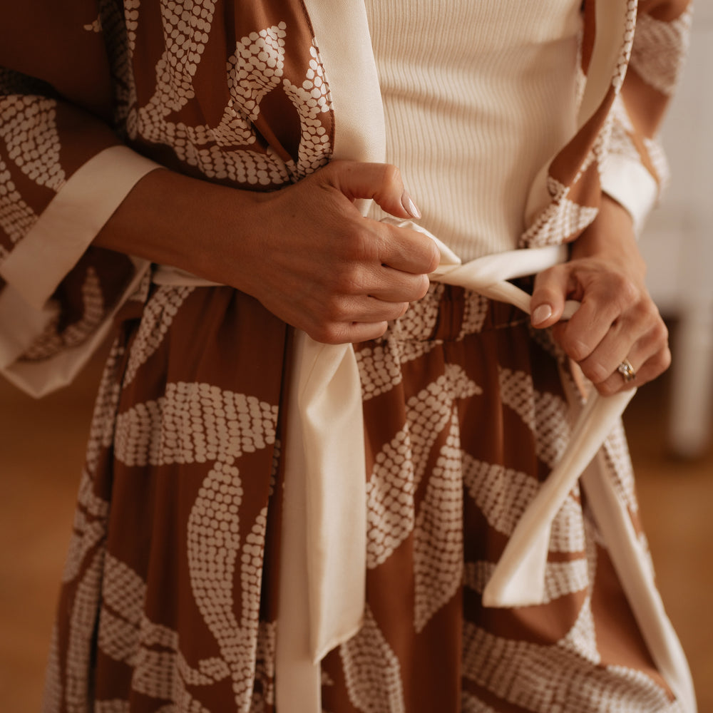 
                      
                        Viscose robe / Palms - Tan
                      
                    