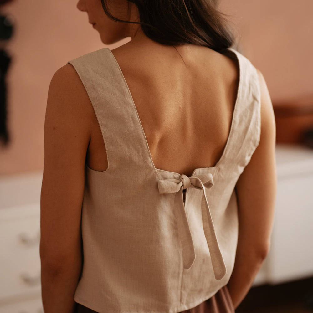 
                      
                        Lulu Linen Top /  Light Beige
                      
                    