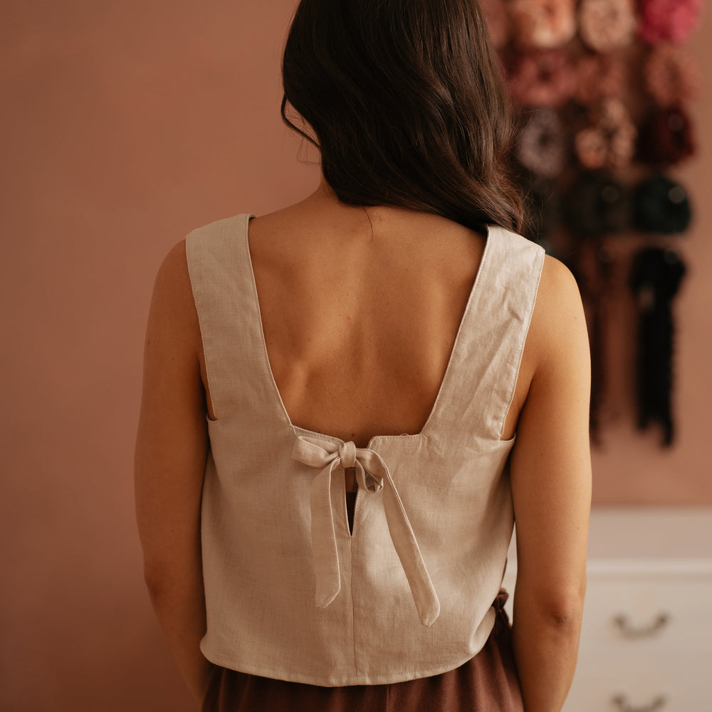 
                      
                        Lulu Linen Top /  Light Beige
                      
                    