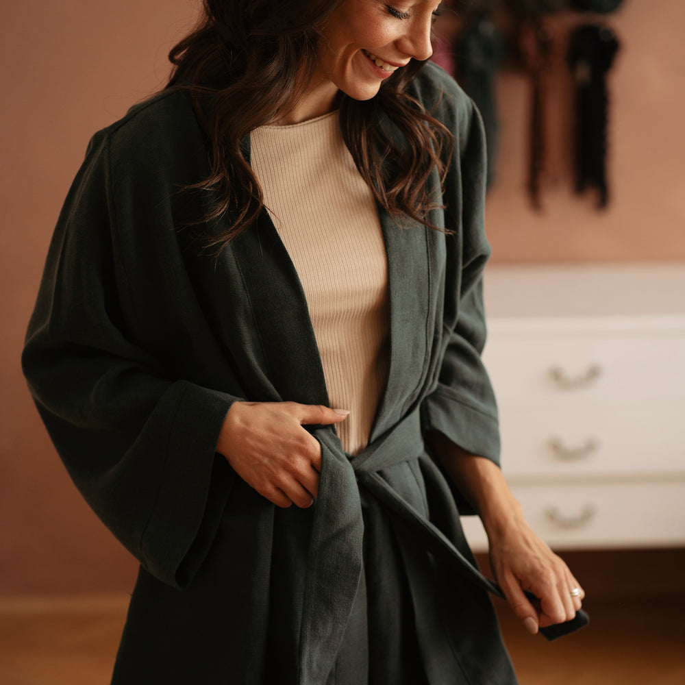 
                      
                        Elaya Kimono / Linen - Emerald
                      
                    