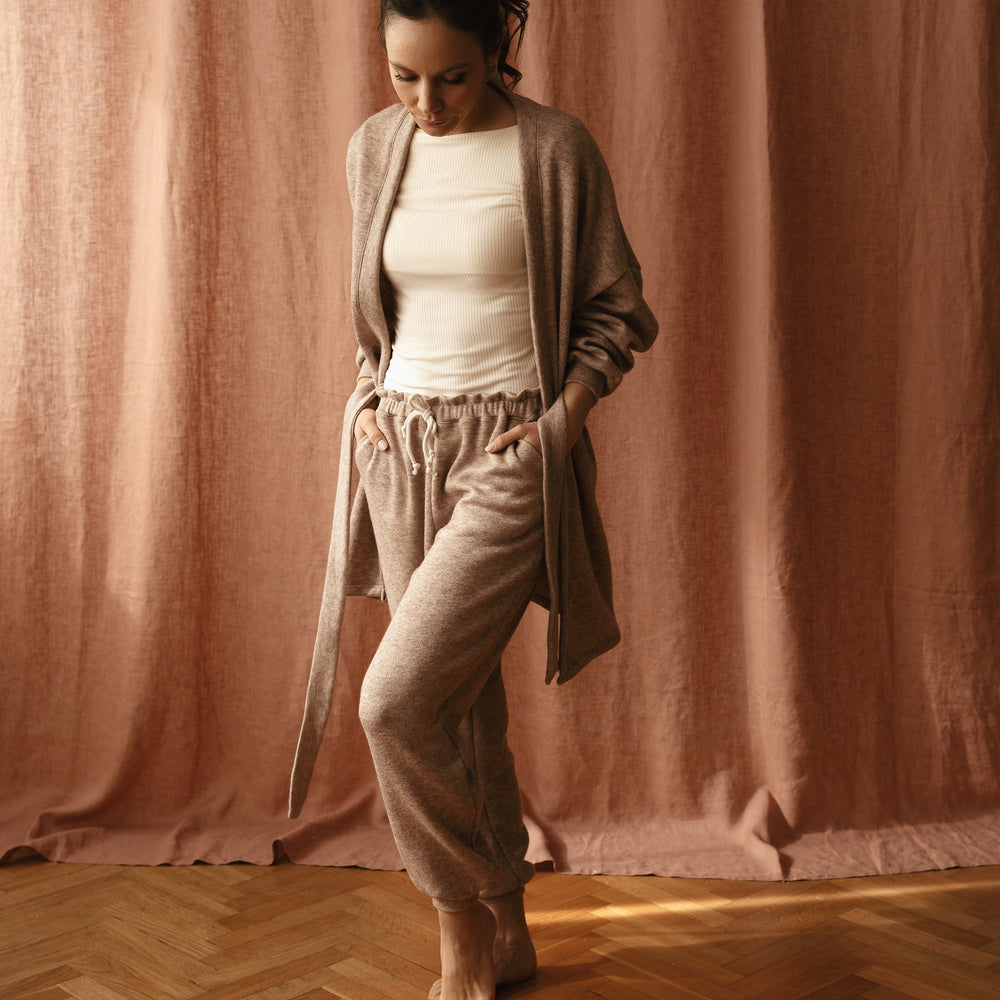 
                      
                        Long cardigan / sand knit
                      
                    