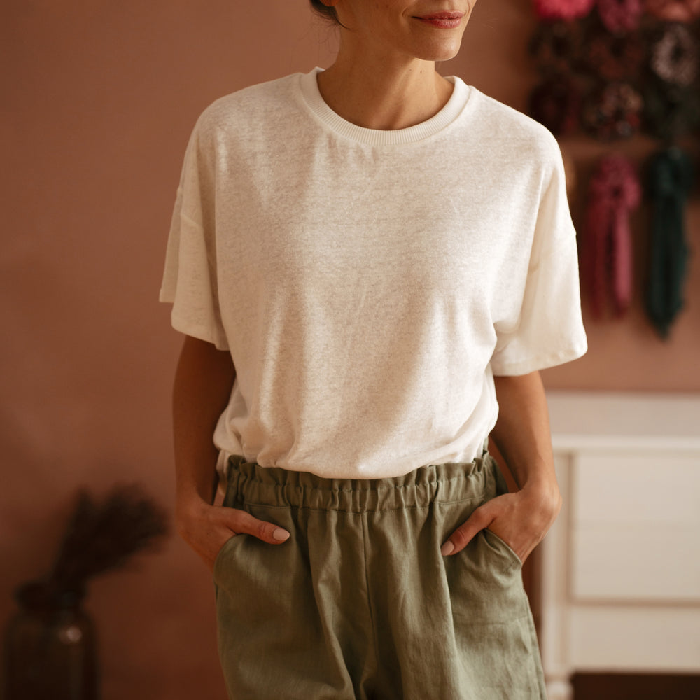 
                      
                        Linen t-shirt / Ivory
                      
                    