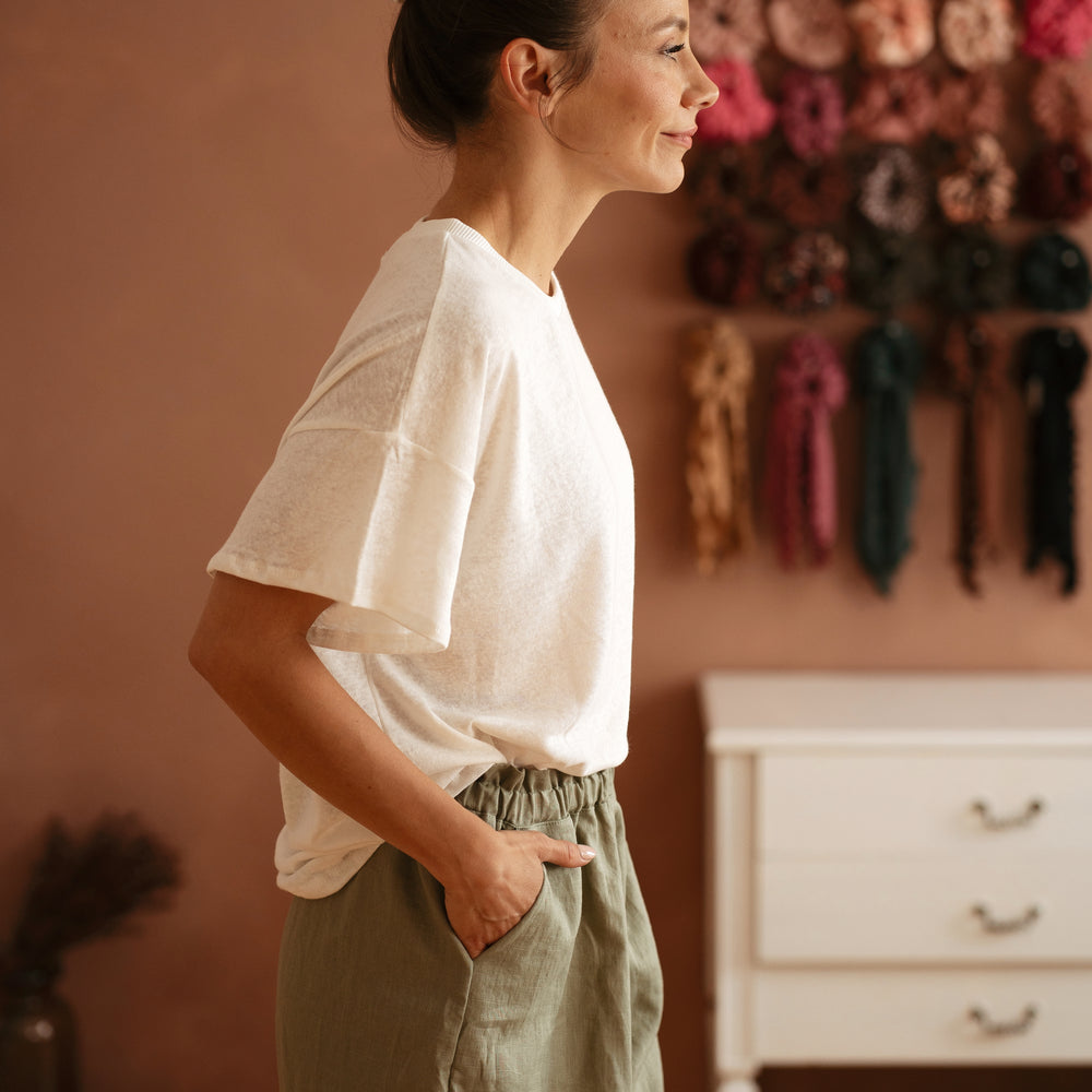 
                      
                        Poppy shorts / linen
                      
                    