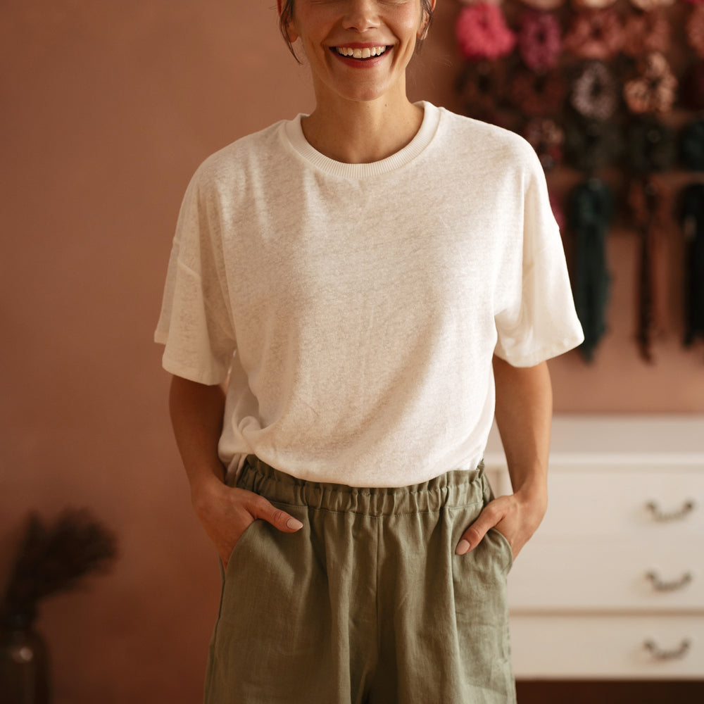 
                      
                        Linen t-shirt / Ivory
                      
                    