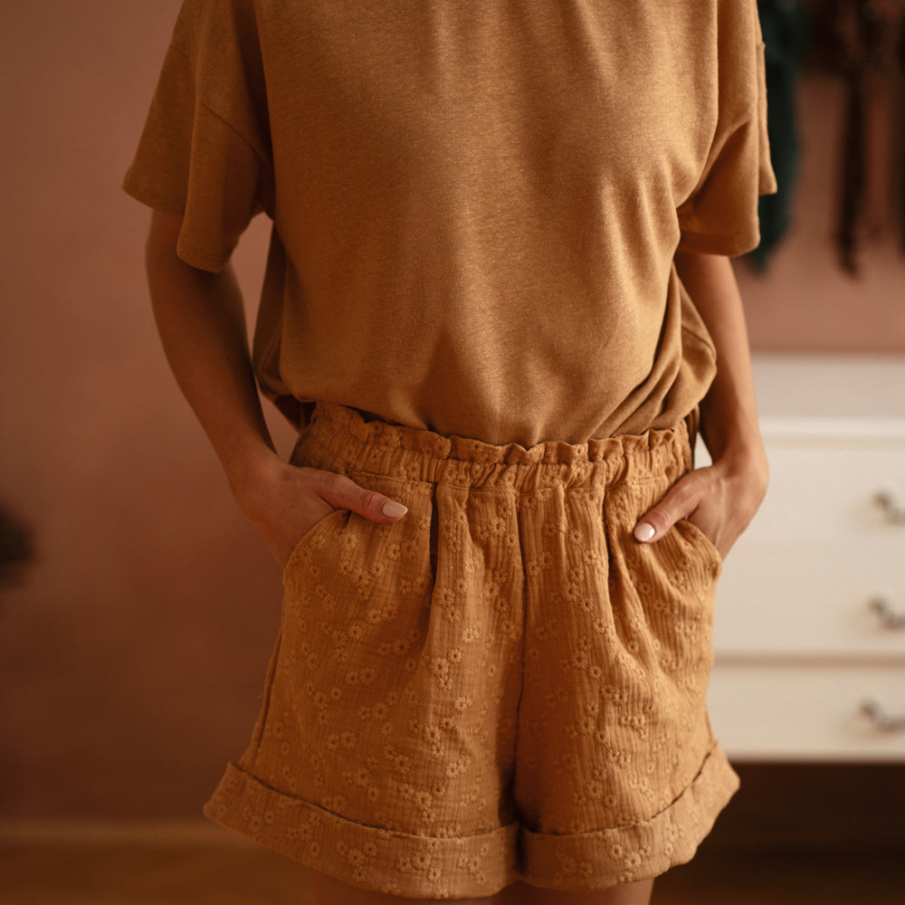 
                      
                        Poppy shorts / Embroidered Muslin - Tan
                      
                    