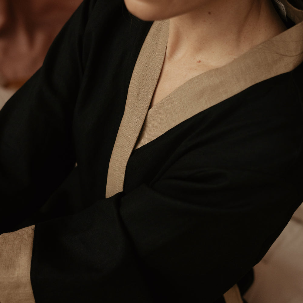 
                      
                        Linen robe  / colorblock - black
                      
                    