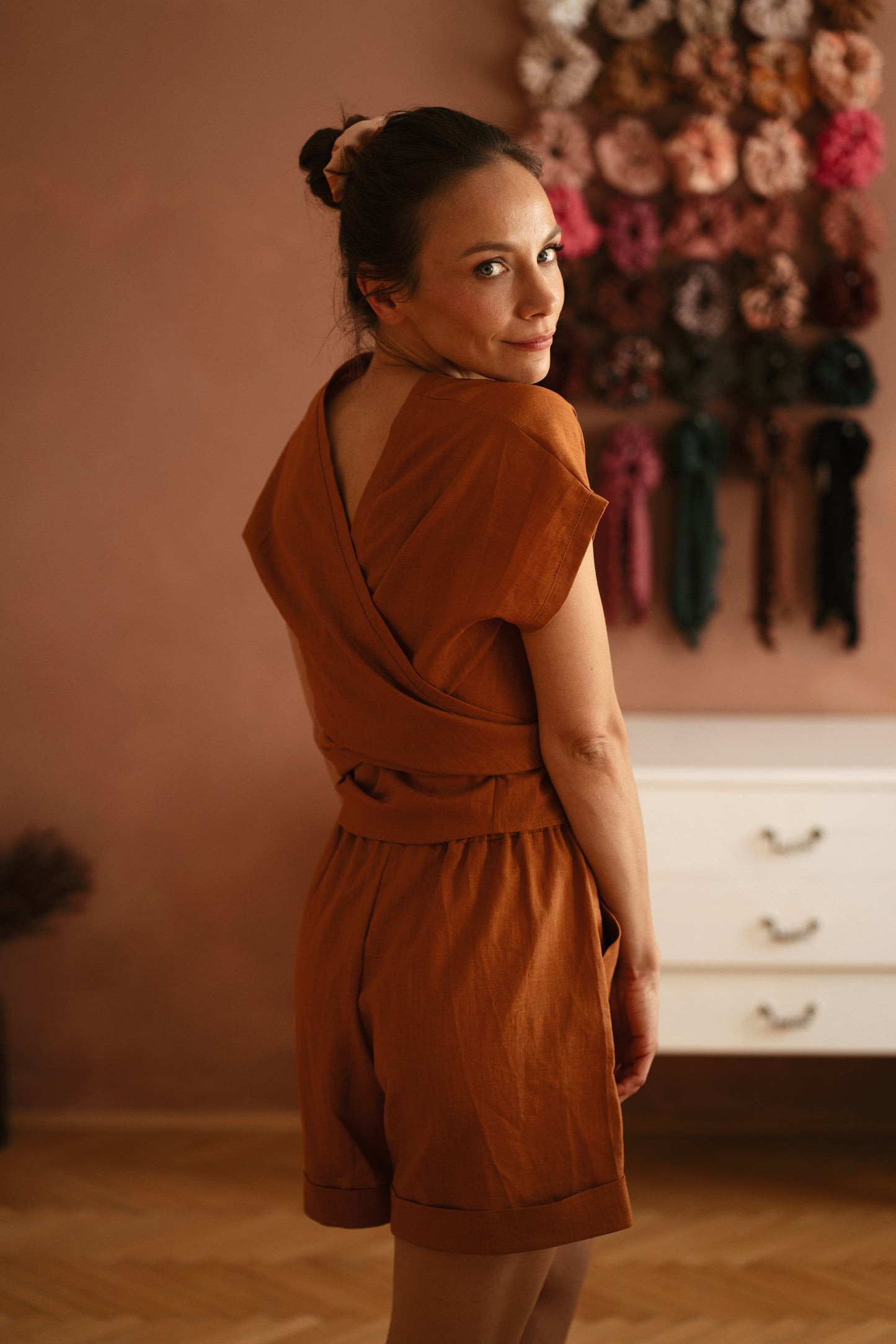 Mae wrap top / linen - burnt orange