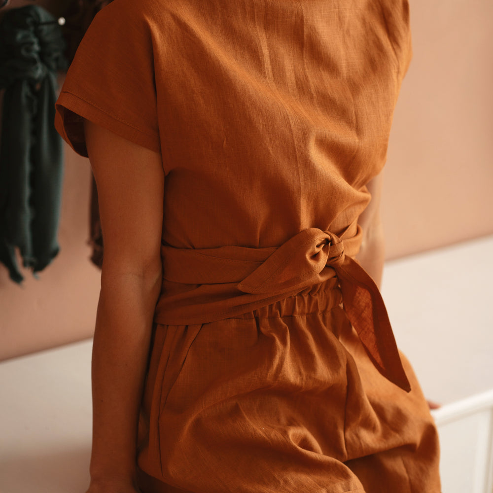 
                      
                        Mae wrap top / linen - burnt orange
                      
                    