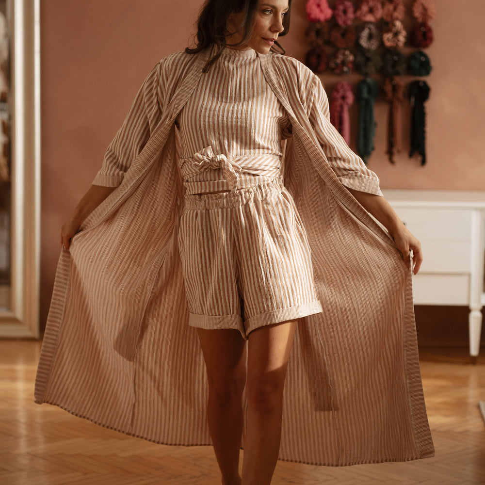 
                      
                        Muslin robe / Stripes - Nude
                      
                    