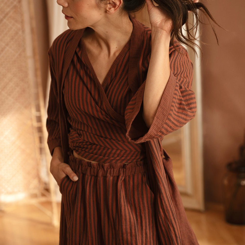 
                      
                        Muslin robe / stripes - chocolate
                      
                    