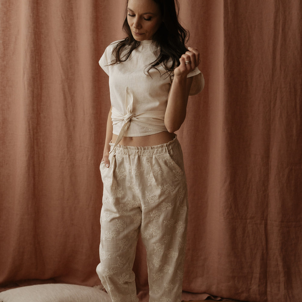 
                      
                        Long Poppy pants / embroidered linen
                      
                    