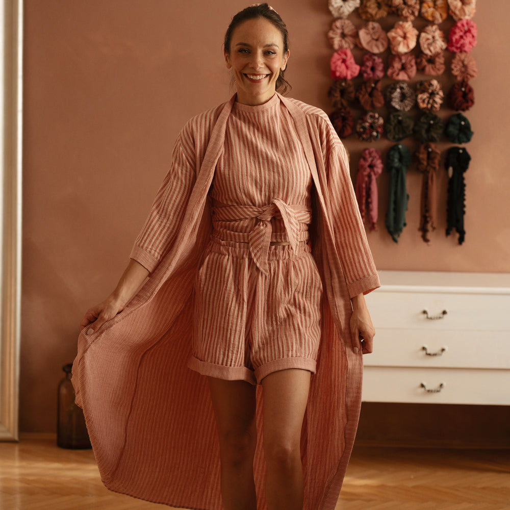 
                      
                        Muslin robe / stripes - peach
                      
                    