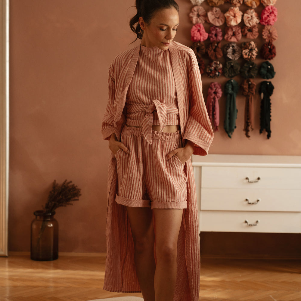 
                      
                        Muslin robe / stripes - honey raspberry
                      
                    