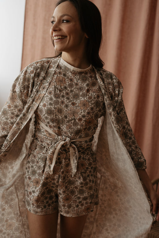 Muslin robe  / bold floral ecru