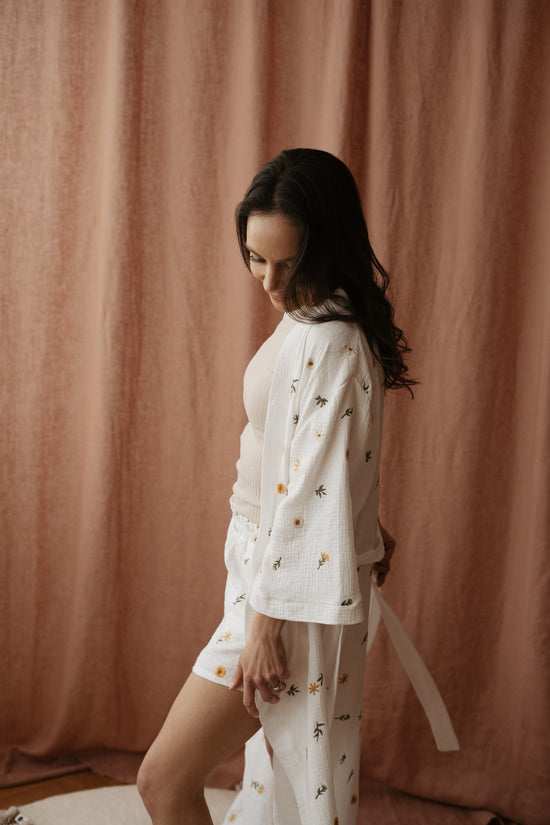 Embroidered Muslin robe  / spring floral ivory