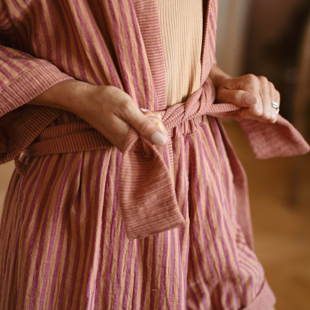 
                      
                        Muslin robe / stripes - honey raspberry
                      
                    