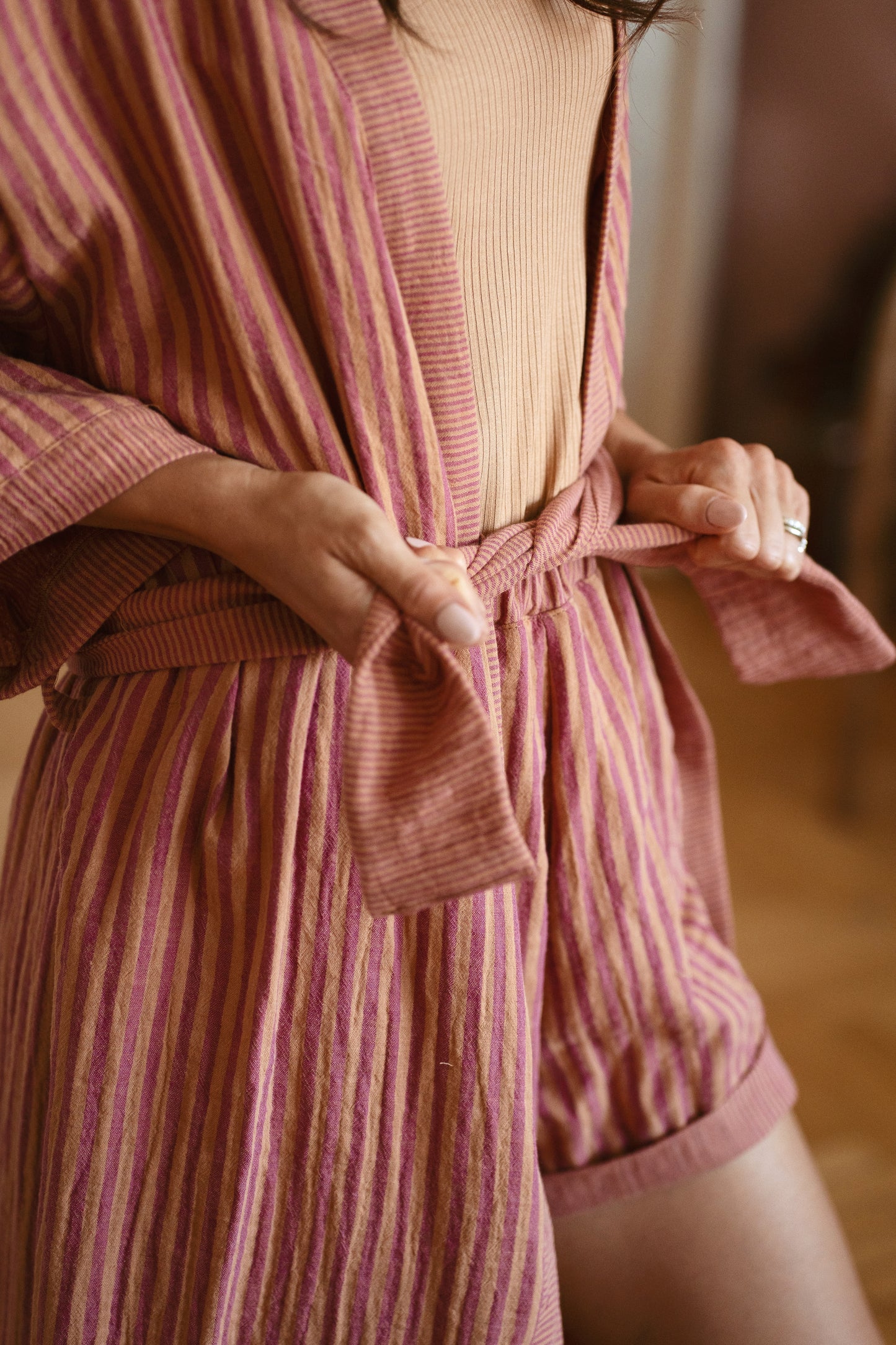 Muslin robe / stripes - honey raspberry