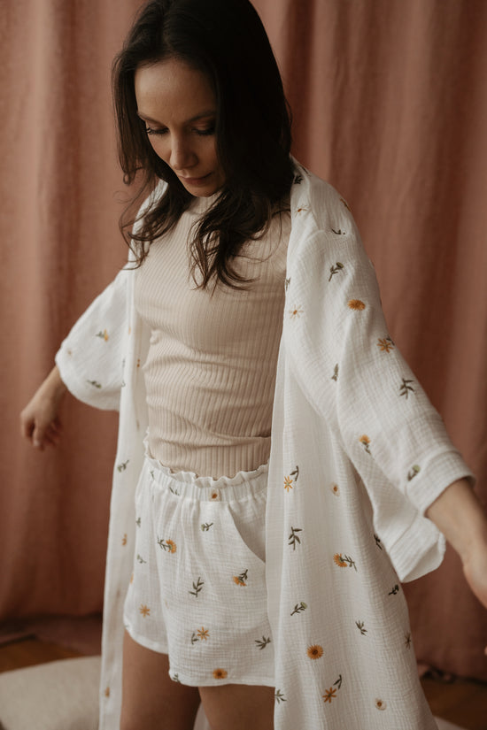 Embroidered Muslin robe  / spring floral ivory