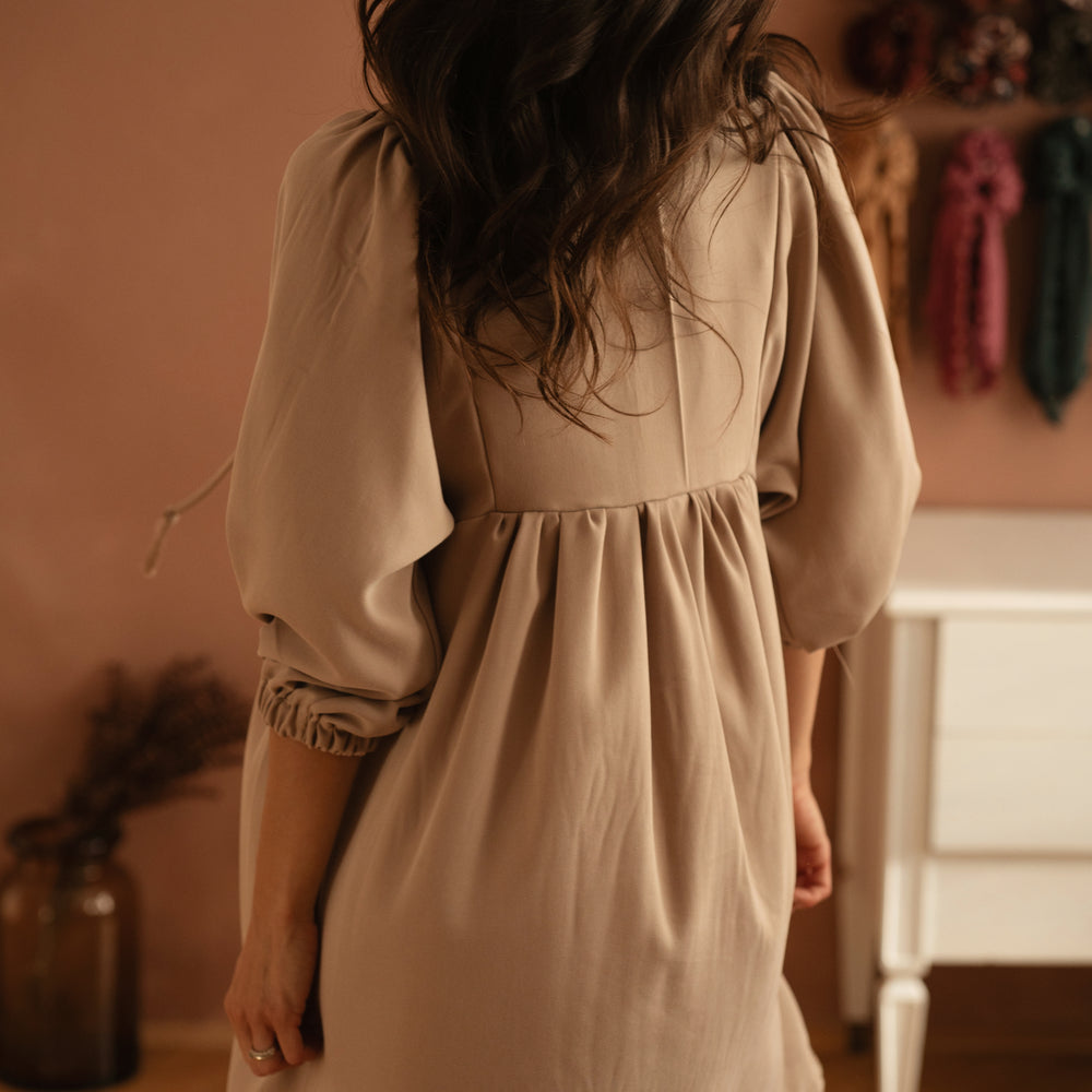 
                      
                        Malani dress / Beige
                      
                    