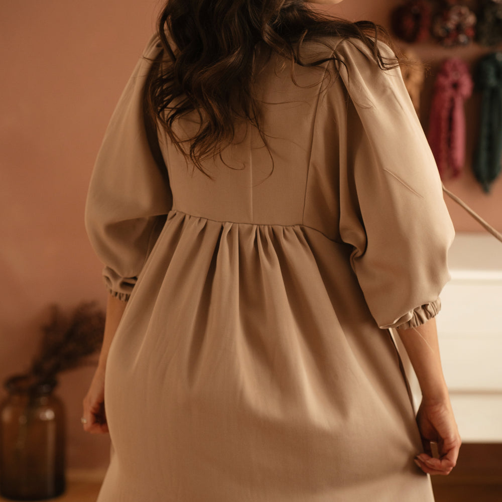 
                      
                        Malani dress / Beige
                      
                    