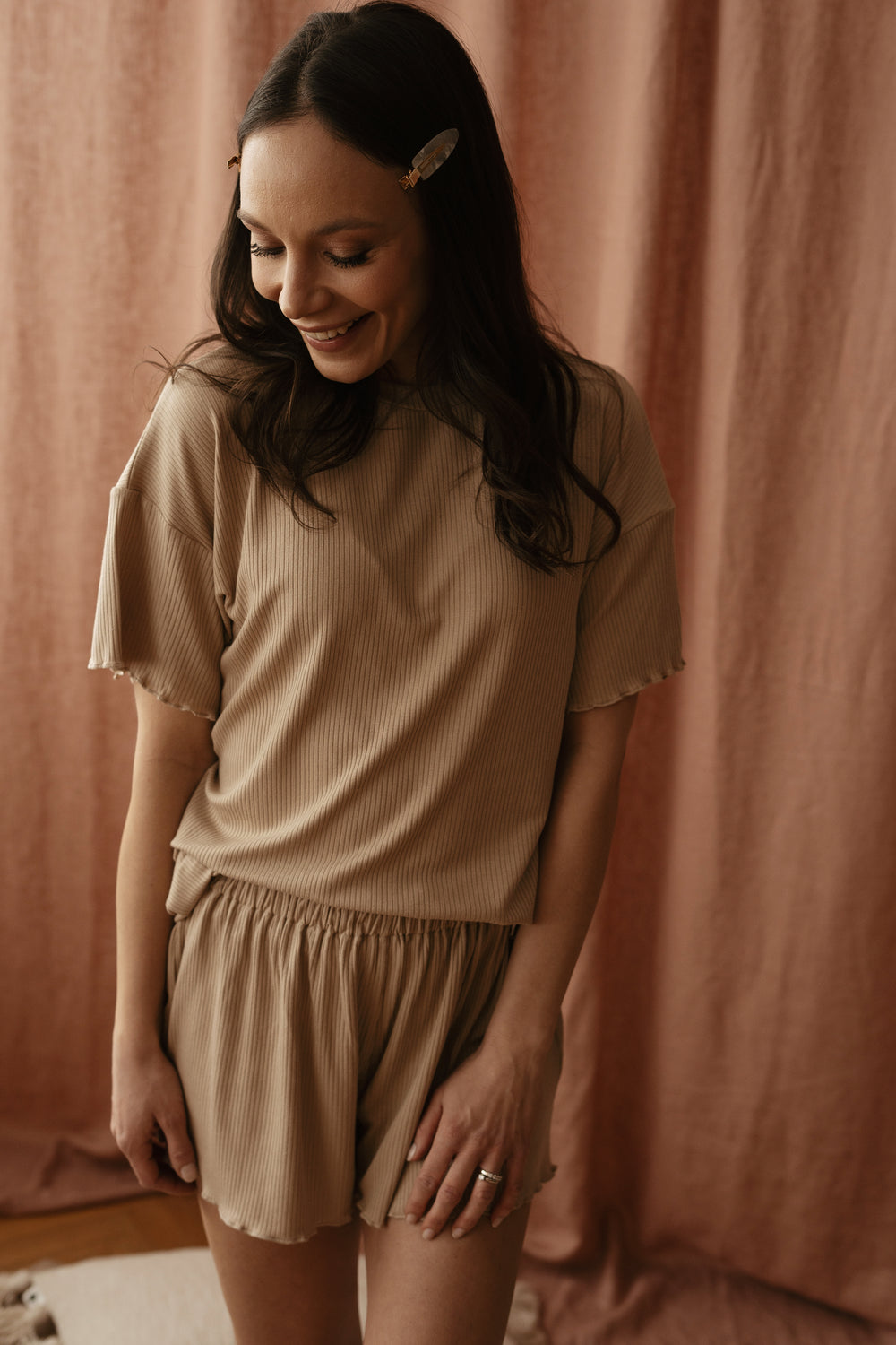 Ruffle ribbed t-shirt / sand