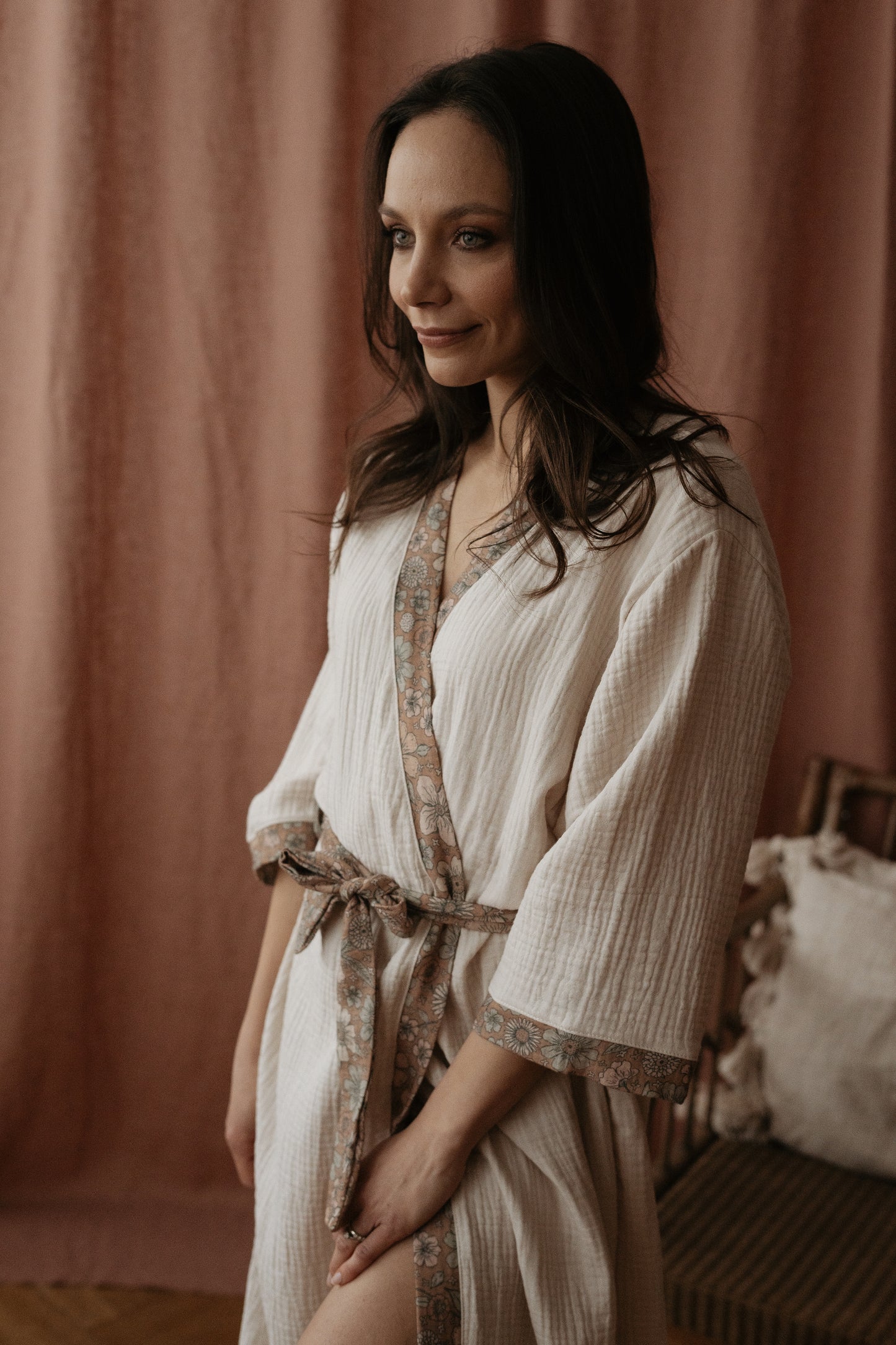 Muslin robe  / milk + bold floral caramel