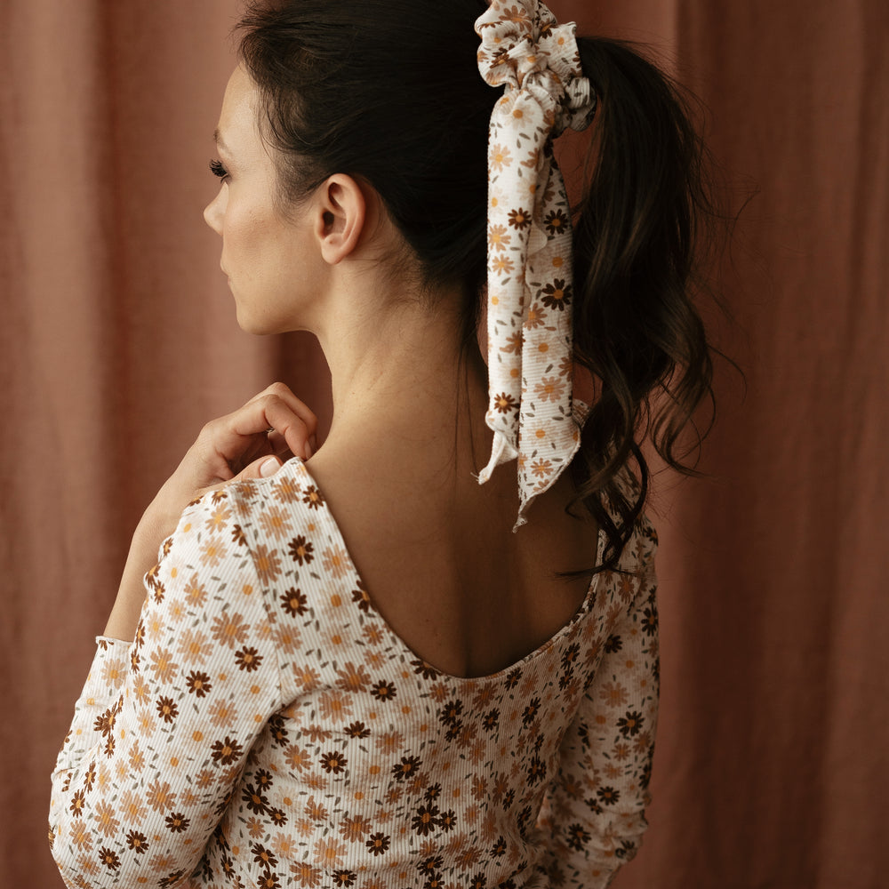 Scrunchie + bow / daisy - ivory