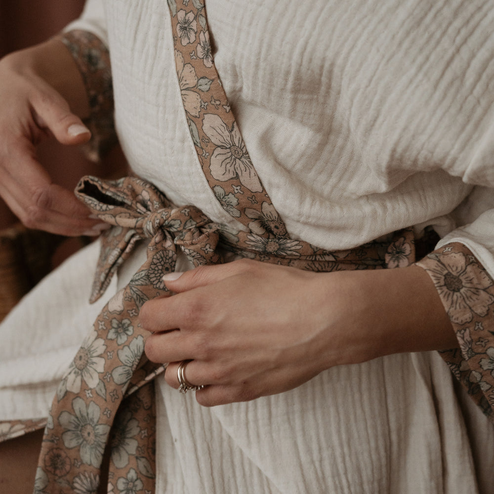 
                      
                        Muslin robe  / milk + bold floral caramel
                      
                    