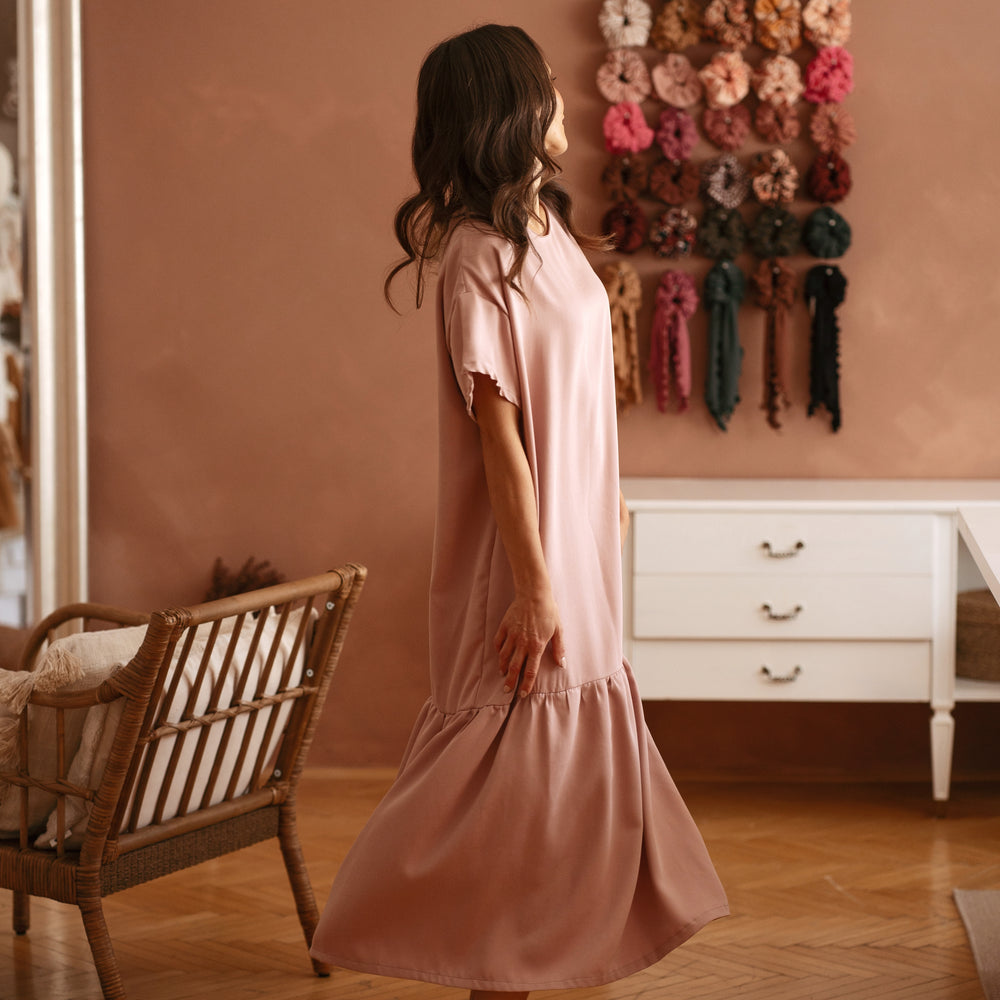 
                      
                        Ciarra dress / Rose
                      
                    