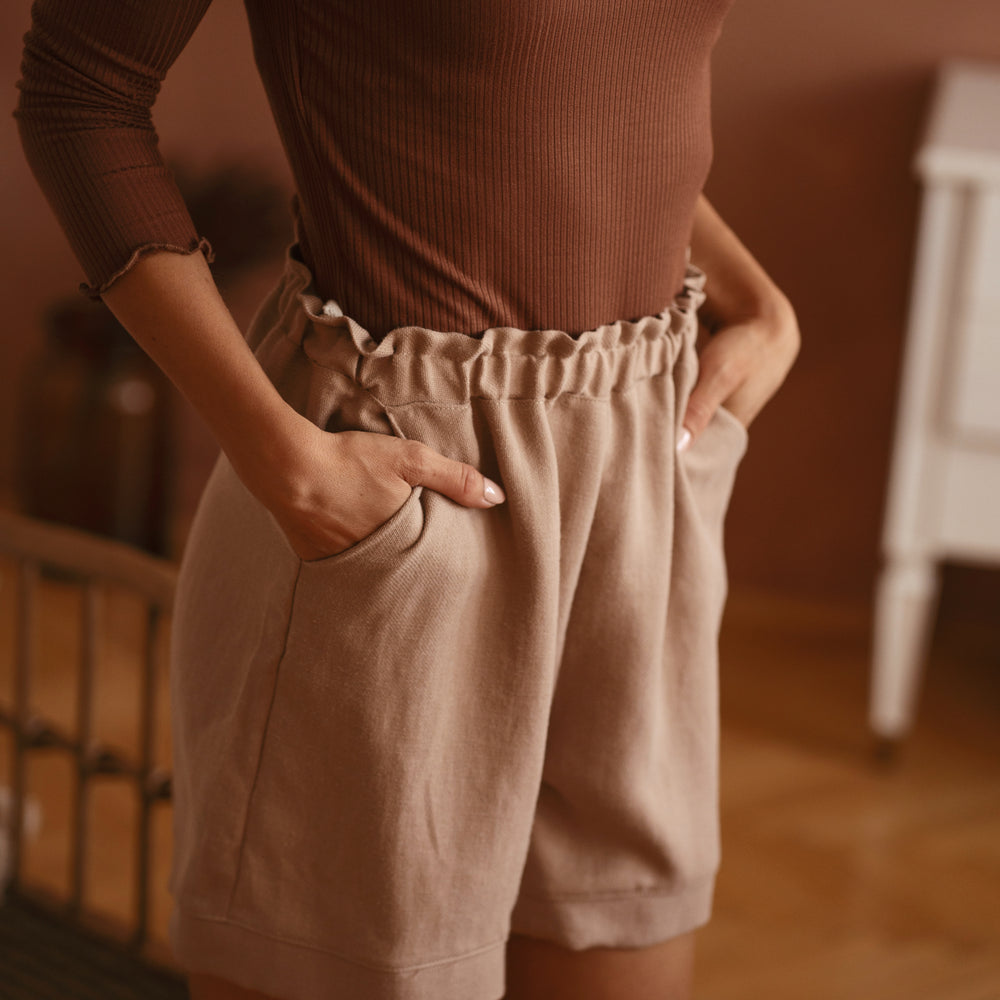 
                      
                        Poppy shorts / Linen - Beige
                      
                    