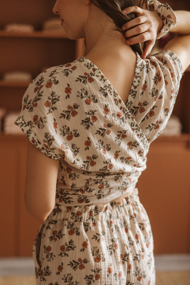 Mae wrap top / Muslin - Vintage Florals