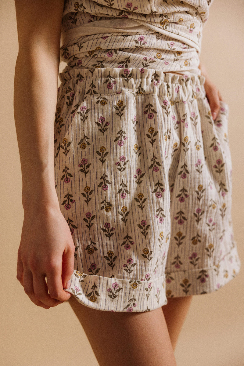 Poppy shorts / Meadow whisper