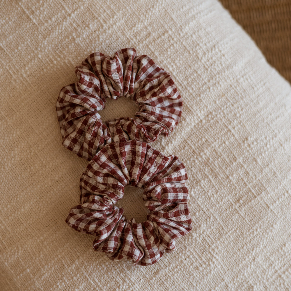 
                      
                        Wide Muslin Scrunchie/ checkers - burgundy
                      
                    