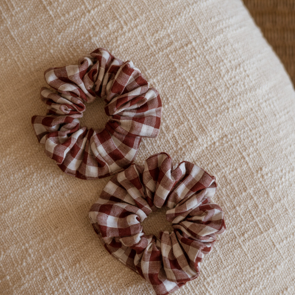 
                      
                        Wide Muslin Scrunchie/ checkers - burgundy
                      
                    