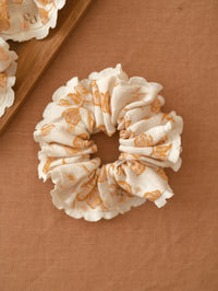 Linen Scrunchie / ruffles - Peach Floral