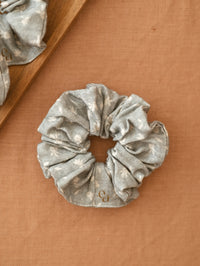Scrunchie / Petals - Sky Blue