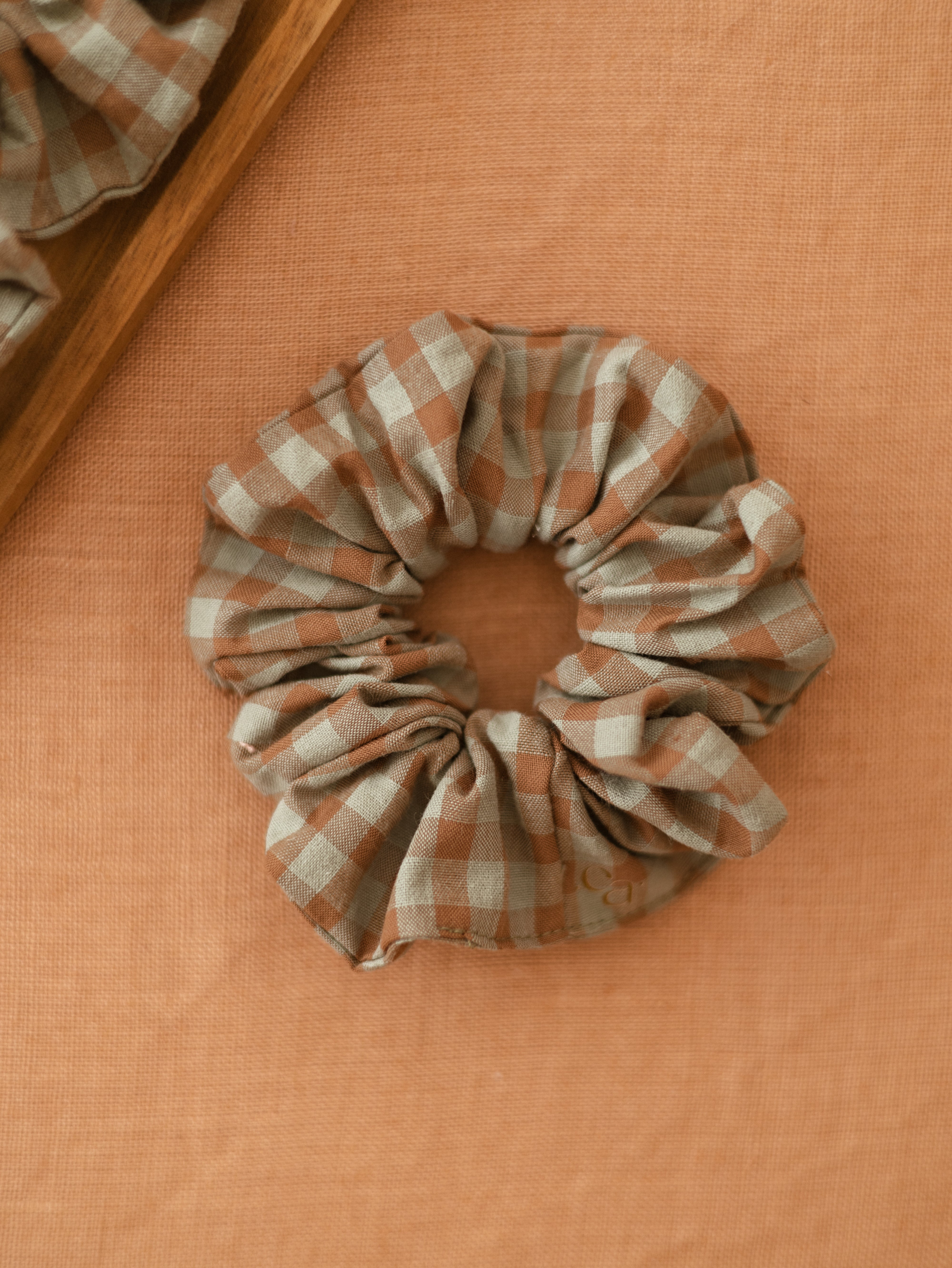 Scrunchie / Checkers - Mocha + Dusty green – EvelinaApparel