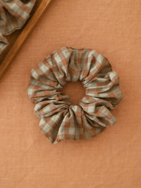 Scrunchie / Checkers - Eggshell Blue